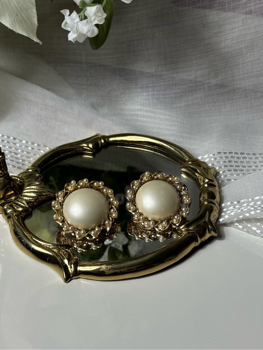 Vintage Pearl and Gold Women's Earrings Clip On grandma core Pinterest - Picture 11 of 16